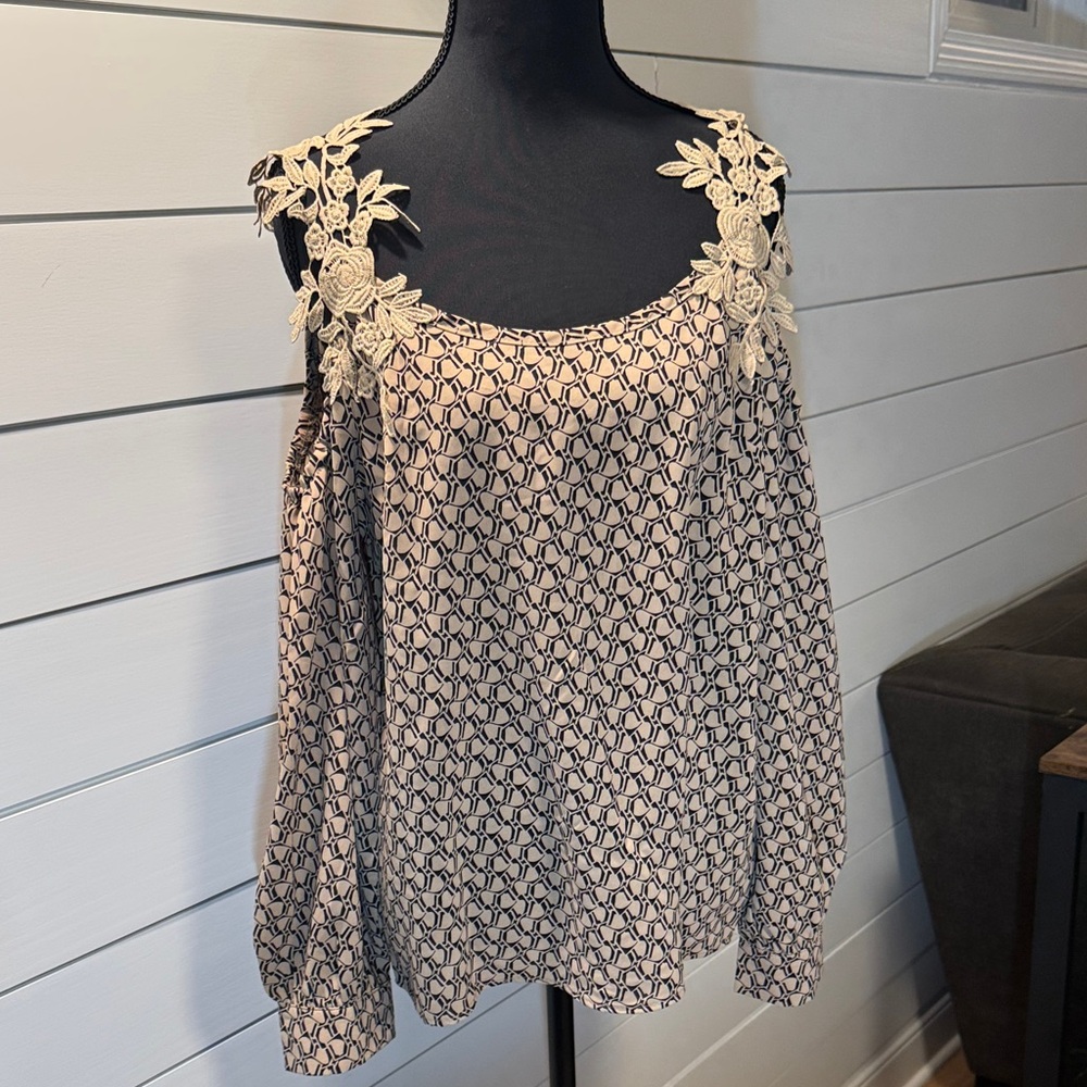 BOHO Lace Cold Shoulder Women's Top - Black and Cream - size Medium